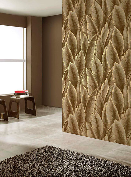 کاغذ دیواری طرح استوایی برگ دار از آلبوم Exotic قهوه ای و طلایی فضای نشیمن