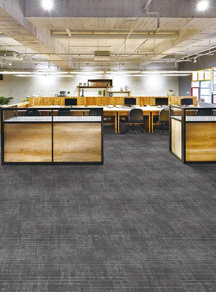 استفاده از موکت تایل آنتی استاتیک در فضاهایی که از کامپیوتر استفاده می شود.