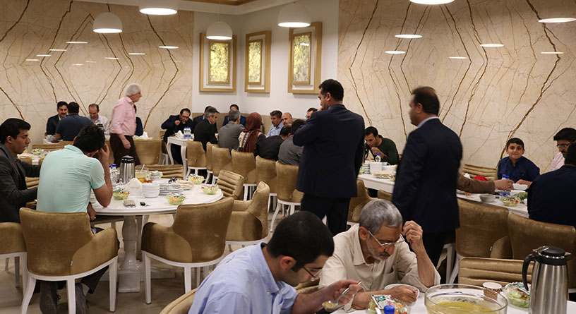 ضیافت افطاری خانواده رویا طرح داخلی-نمایندگی قم