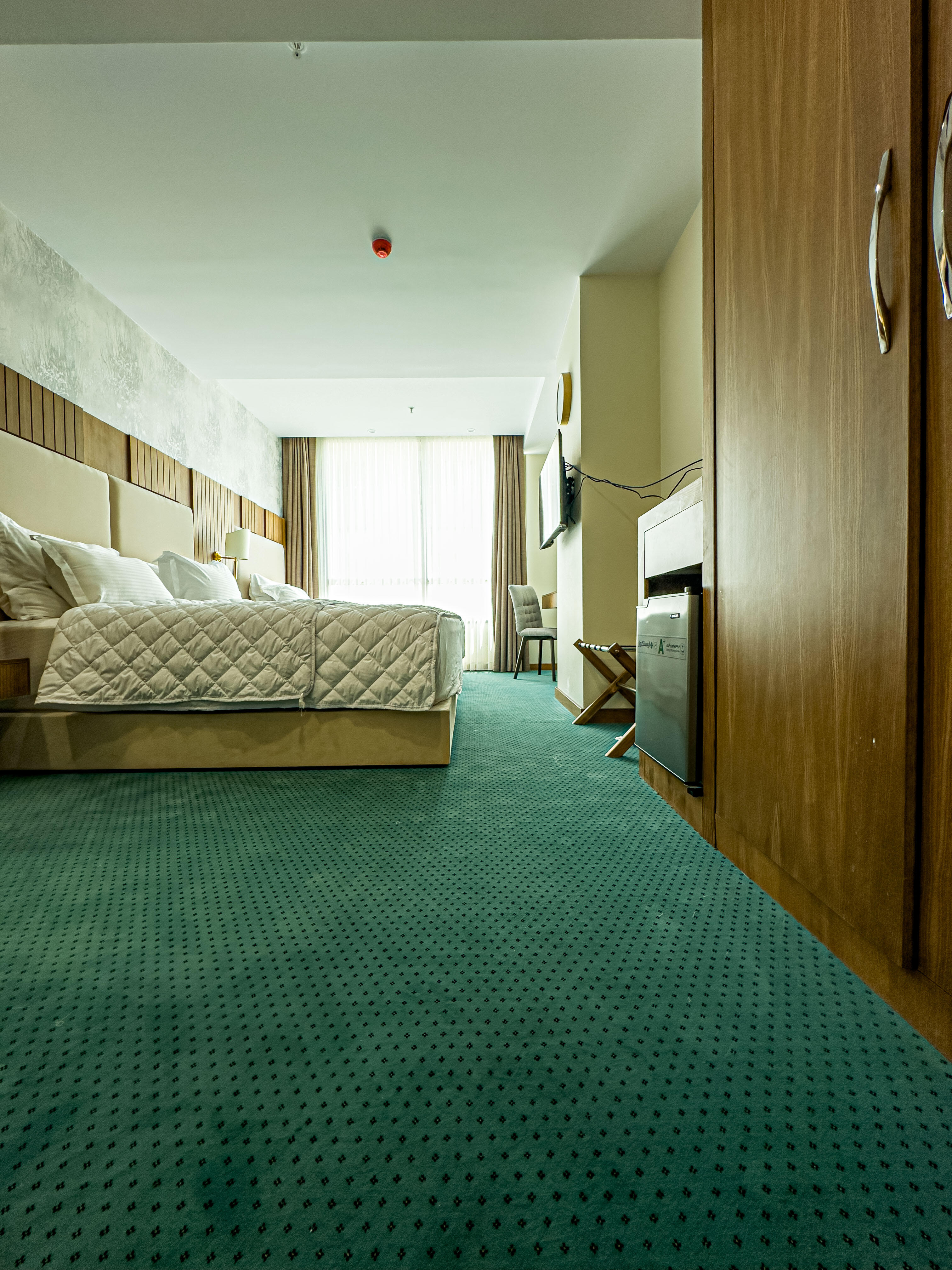 موکت پشم طرح سفارشی- هتل حیات تهران